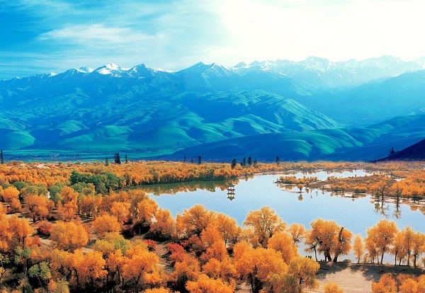 多元文化交融的边疆明珠——新疆