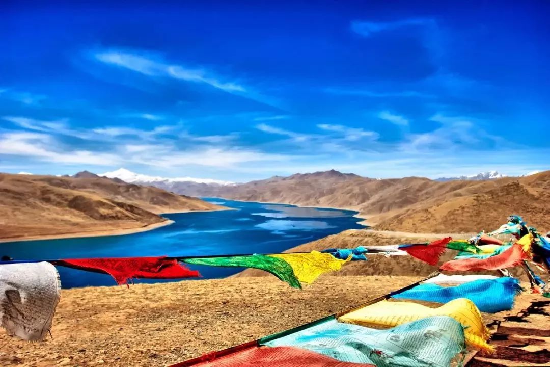 雪域高原传奇，西藏的变迁之旅
